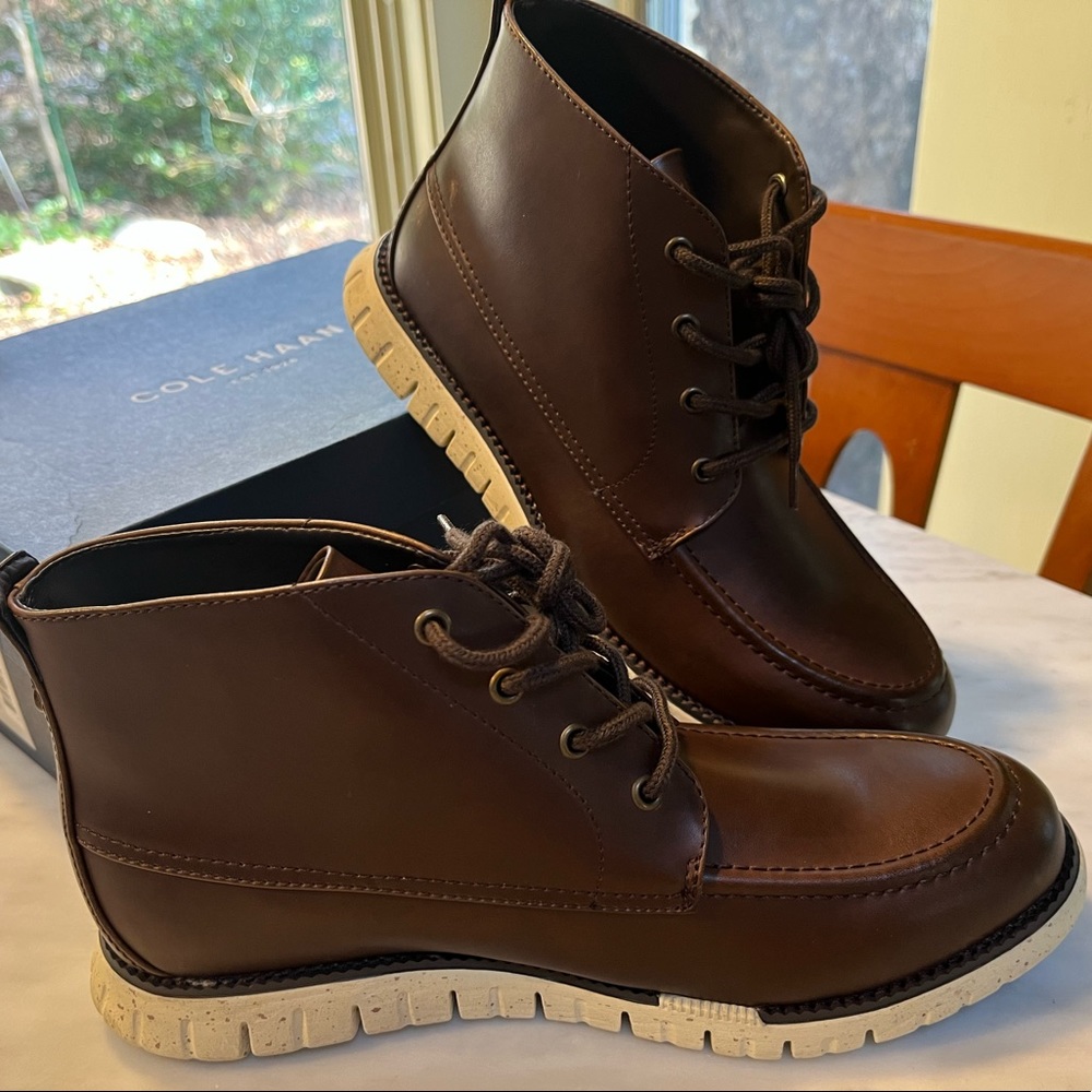 Cole Haan Men’s Chocolate Chukka Boot w Zerogrand sole. NIB